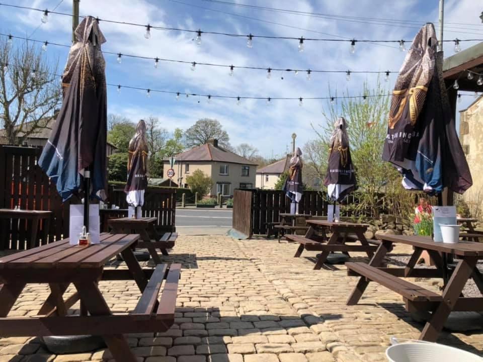 The Hare & Hounds Inn Foulridge Exterior foto
